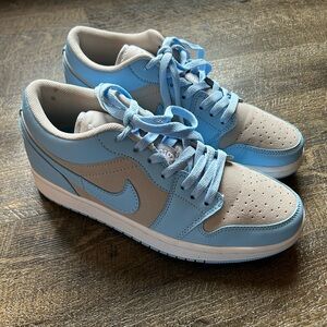 Nike Air Jordan 1 Low Aluminum, Woman’s Size 8.5 Blue and White